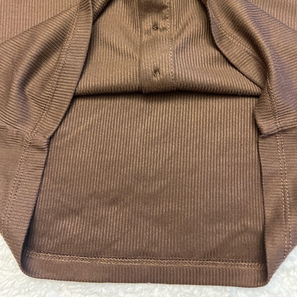 NWT Rue 21 Cropped Button Top - Picture 4 of 6